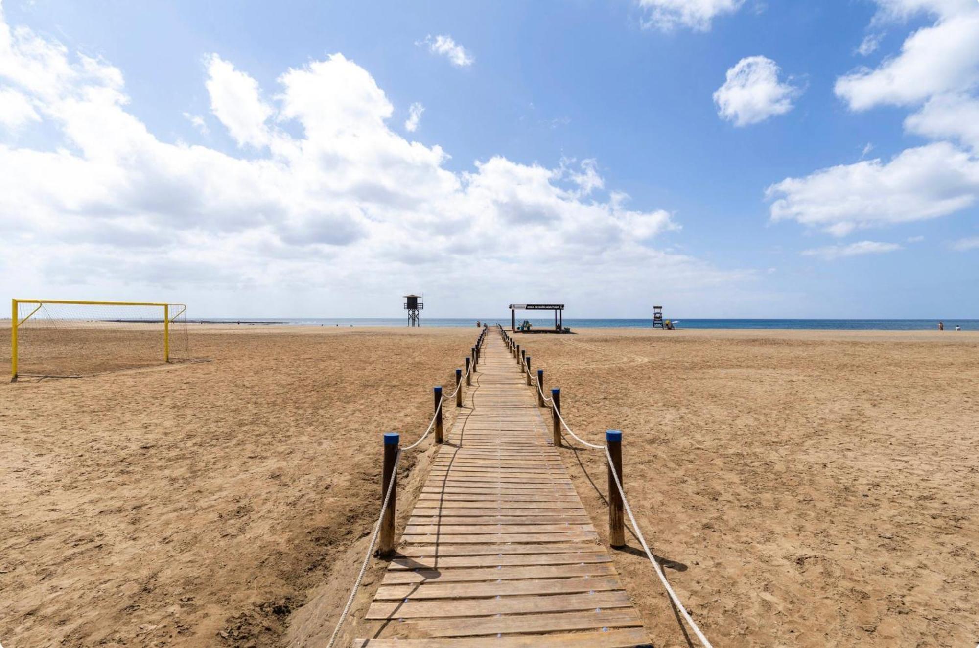 Habitaciones Privadas Cerca De La Playa Y Aeropuerto En Casa Compartida Con Otros Huespedes Плайя-Онда Экстерьер фото