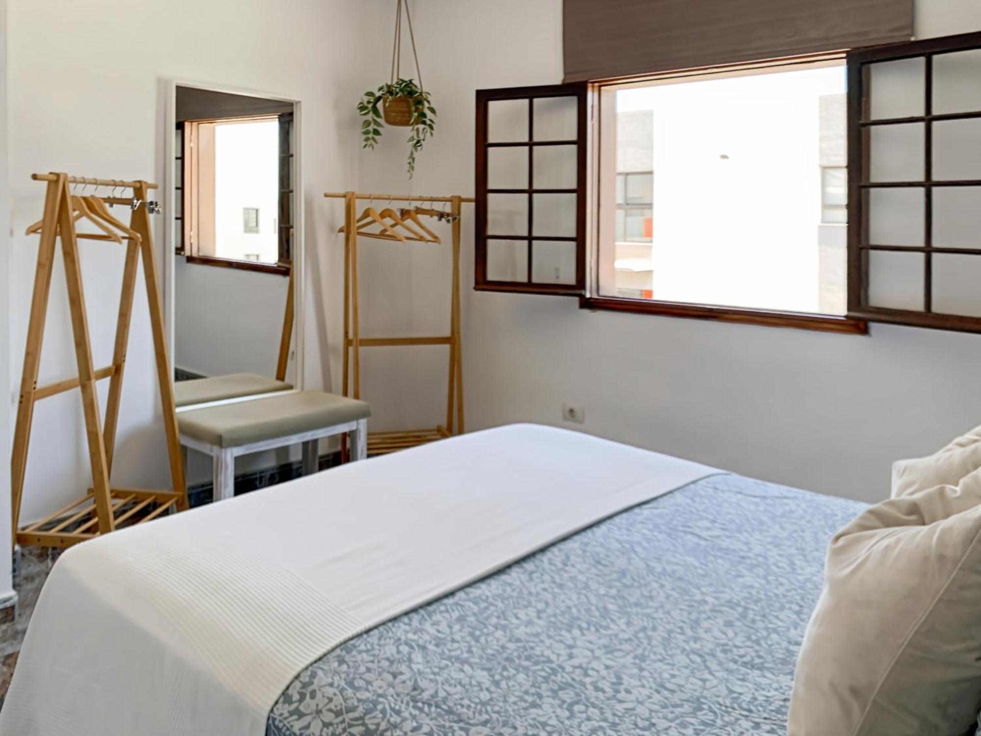 Habitaciones Privadas Cerca De La Playa Y Aeropuerto En Casa Compartida Con Otros Huespedes Плайя-Онда Экстерьер фото